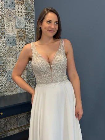 *Exclusively at Bestow* Style #Iceland #1 default thumbnail